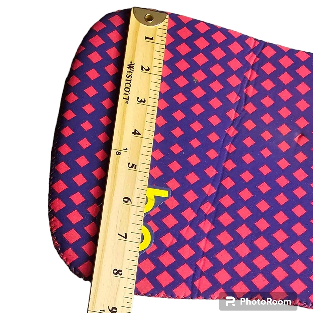 Byo Go Go Netbook Sleeve - Picture 2 of 5